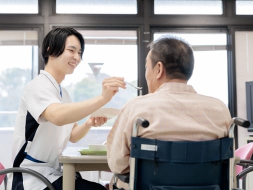 食事介助中の様子